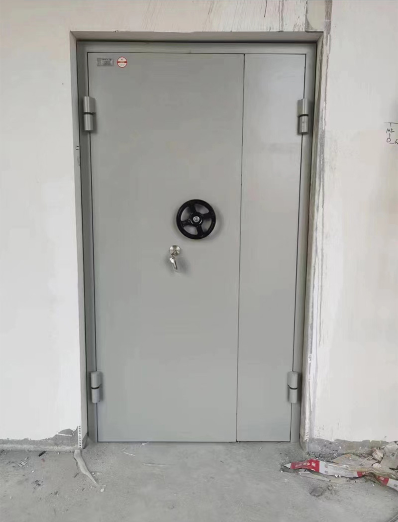 �����T�������T��